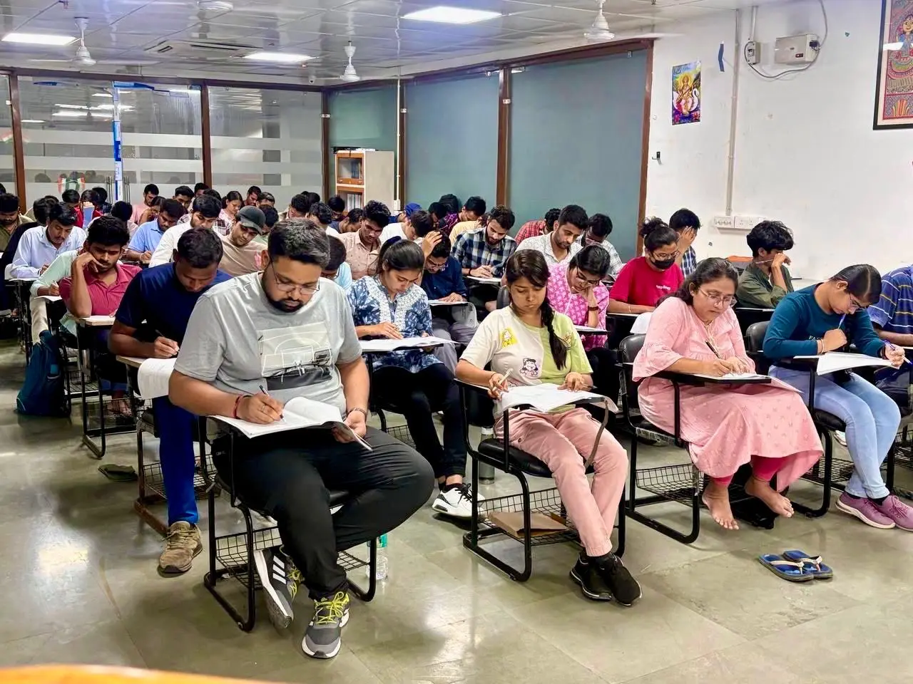 सीटें बढ़ीं तो बढ़ी सफलता: ट्राइबल यूथ हॉस्टल के 13 अभ्यर्थियों ने UPSC प्रीलिम्स में लहराया परचम,