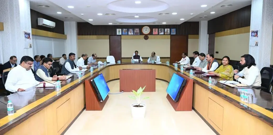 साय कैबिनेट के 11 बड़े फैसले: व्यापार होगा आसान, निजी विश्वविद्यालयों को नई राह, बिजली भुगतान से लेकर किरायेदारी कानून तक कई अहम निर्णय,