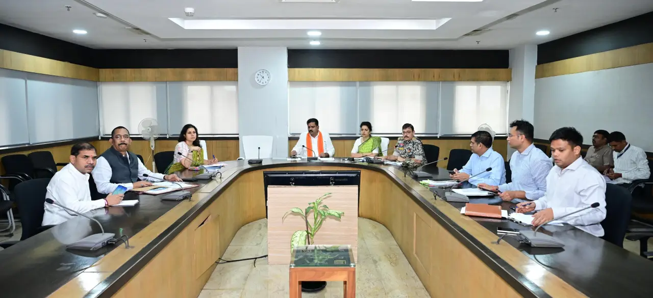 नक्सल प्रभावित क्षेत्रों के विकास पर सरकार का बड़ा फैसला: 50 नक्सल मुक्त गांवों को मिलेंगे 1-1 करोड़ रुपये, मामलों की होगी साप्ताहिक समीक्षा,