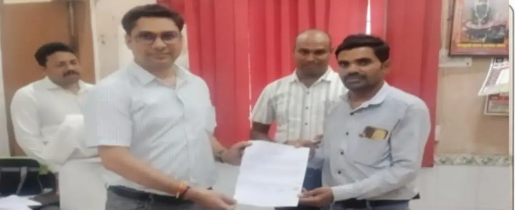 धमतरी : सेवा सेतु ने बनाई सरकारी सेवाएं सरल, घर बैठे मिला निवास प्रमाण पत्र,डिजिटल आवेदन, ऑनलाइन सत्यापन और समयबद्ध सेवा से नागरिकों का बढ़ा भरोसा, समय