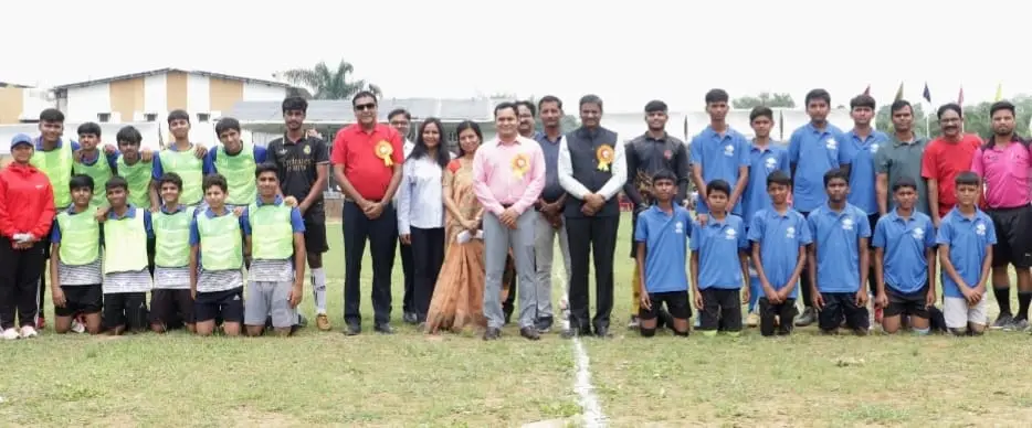 सूरजपुर में एमपावर इंटरस्कूल फुटबॉल टूर्नामेंट का आगाज, एसपी योगेश पटेल बोले- मेहनत, अनुशासन और खेल भावना ही सफलता की कुंजी,