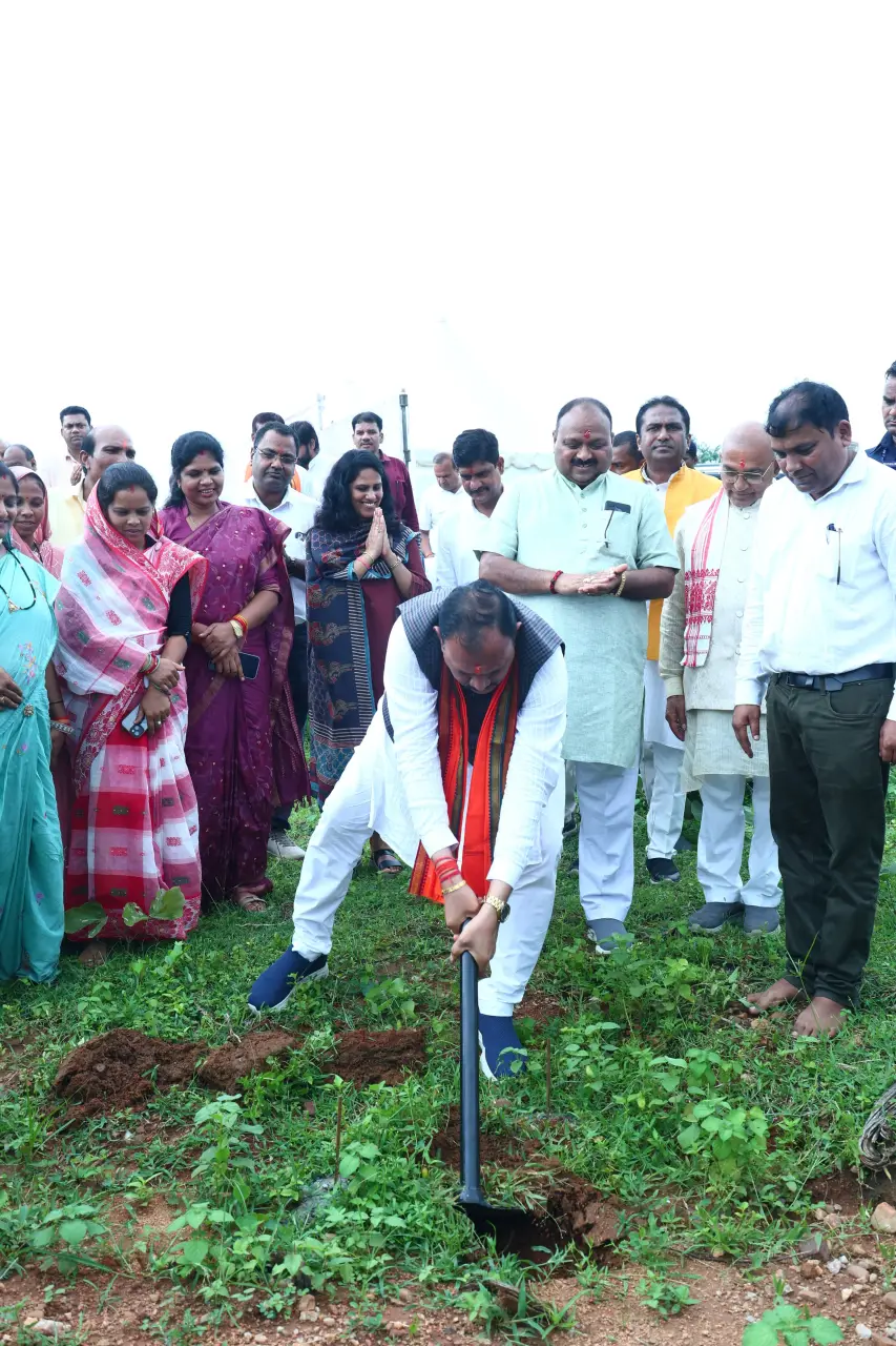 मनेंद्रगढ़: चैनपुर उपजेल के सामने बनेगा एमसीबी का नया संयुक्त जिला कार्यालय भवन, 18.43 करोड़ की परियोजना का स्वास्थ्य मंत्री ने किया शुभारंभ,
