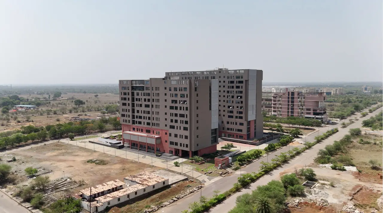 राजधानी से रोजगारधानी की ओर नवा रायपुर, टेक्सटाइल से सेमीकंडक्टर तक हजारों नौकरियों की नई जमीन तैयार,