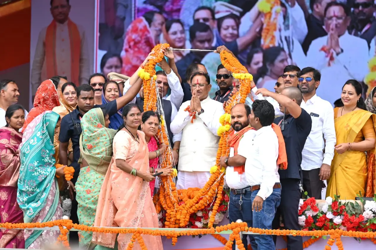 रायपुर : बहनों की आत्मनिर्भरता और चेहरे की मुस्कान ही हमारी सबसे बड़ी खुशी - मुख्यमंत्री श्री विष्णुदेव साय
