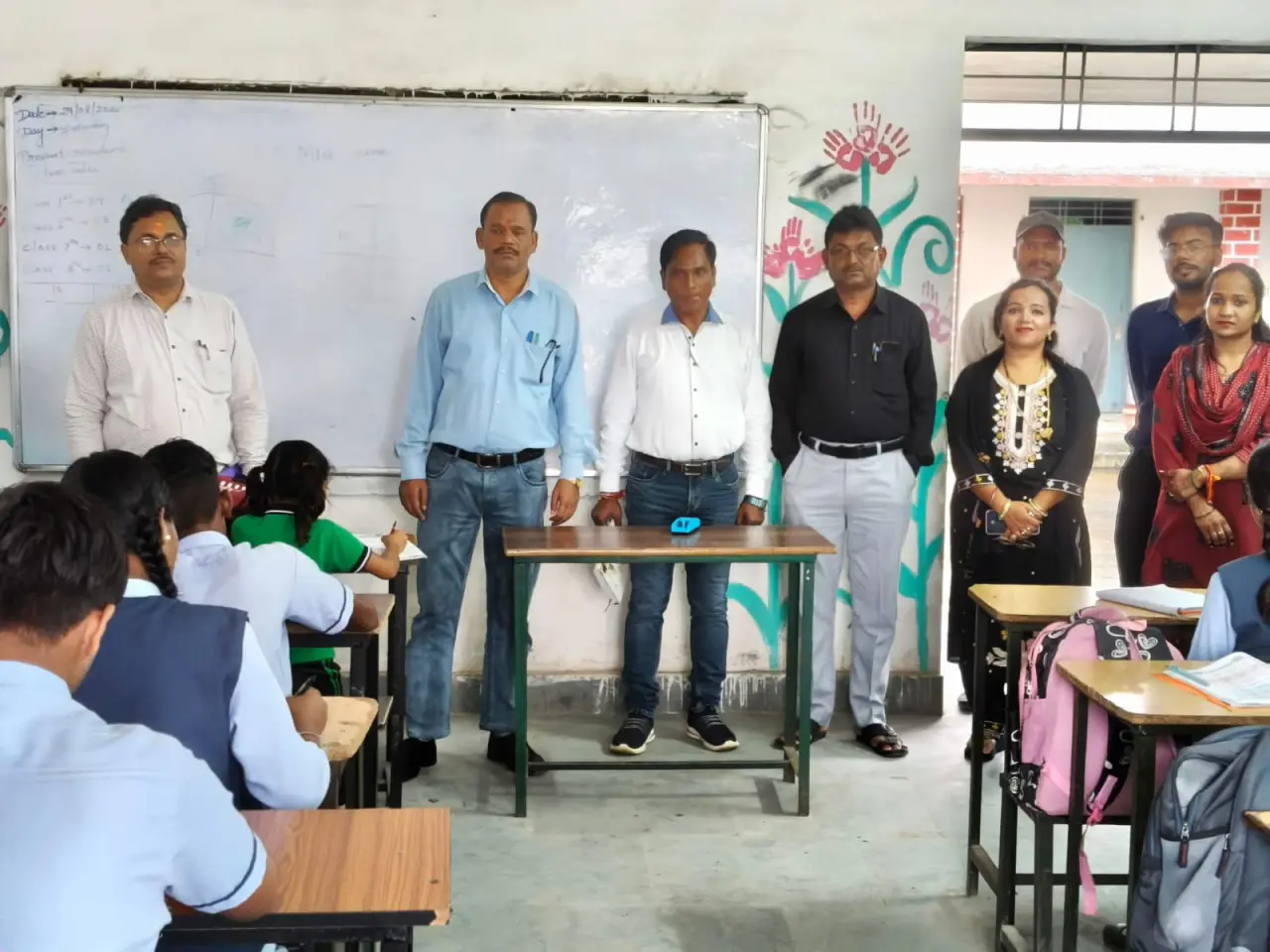 सूरजपुर : शनिवार बना सीखने-खेलने और सृजन का दिन, बैगलेस डे पर स्कूलों में दिखी नई रौनक
