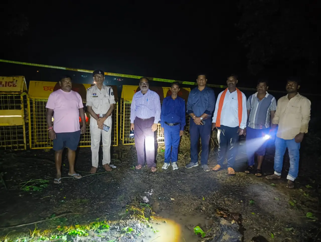 तरईया नदी का पुल क्षतिग्रस्त, कोटाडोल-कमर्जी मार्ग पर आवागमन बंद।