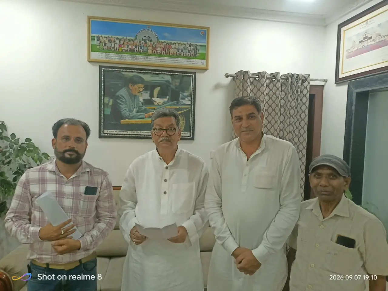 महंत से मिले शेख इस्माइल, चिरमिरी के मुद्दों पर रखी बात...