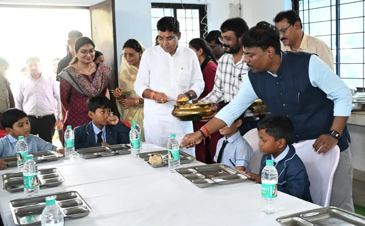 कुपोषण के खिलाफ नारायणपुर में बड़ी पहल, 13 हजार से अधिक स्कूली बच्चों को रोज मिलेगा पौष्टिक नाश्ता।