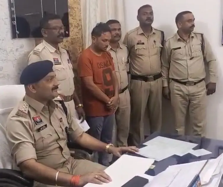 52 नशीले इंजेक्शन के साथ आरोपी गिरफ्तार, स्कूटी-मोबाइल समेत ₹53,200 की सामग्री जब्त