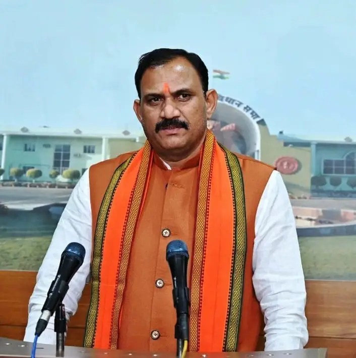 रतनपुर की माटी से स्वास्थ्य मंत्री की जिम्मेदारी तक: श्याम बिहारी जायसवाल के सार्वजनिक जीवन के 50 वर्ष