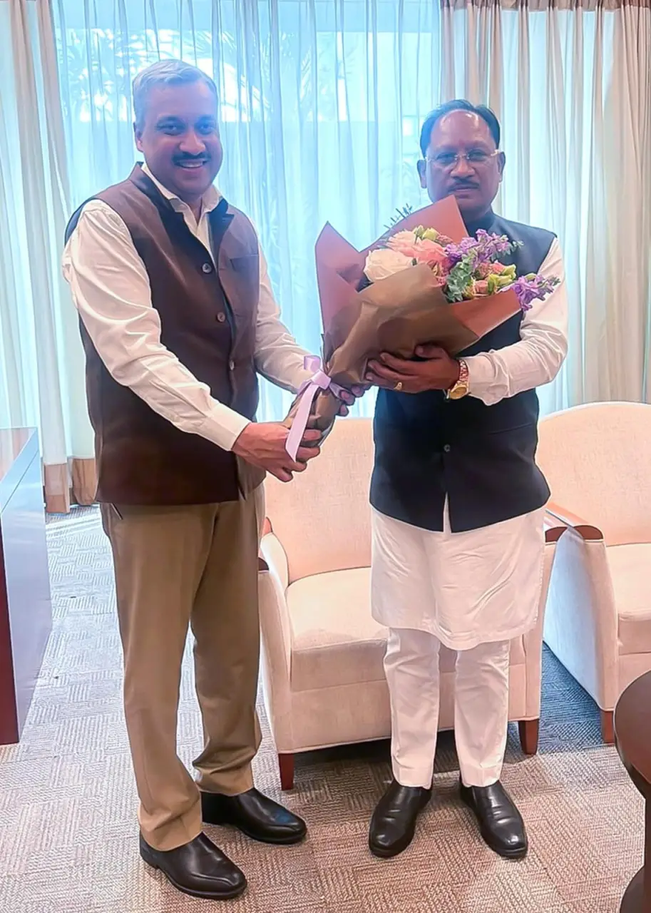 सिंगापुर पहुंचे मुख्यमंत्री विष्णु देव साय, वैश्विक निवेशकों के सामने रखेंगे छत्तीसगढ़ की निवेश संभावनाएं