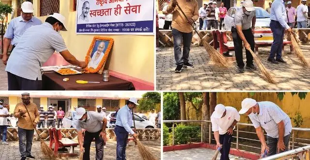 राष्ट्रपिता महात्मा गांधी की जयंती पर जिला न्यायालय सूरजपुर परिसर में एक दिवसीय श्रमदान व स्वच्छता अभियान संपन्न