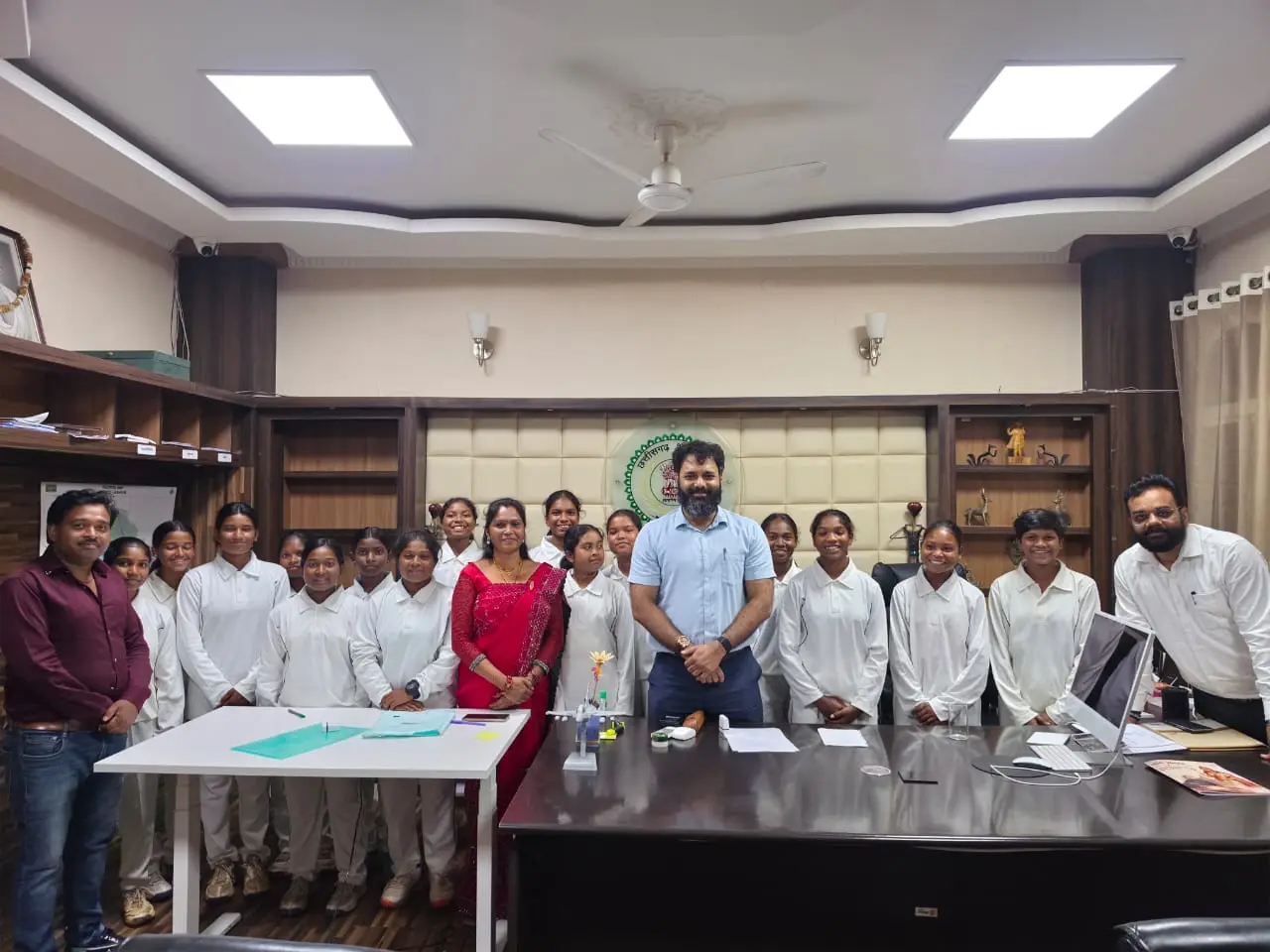 रायपुर : जशपुर की बेटियों ने क्रिकेट में रचा इतिहास, अंडर-17 और अंडर-19 दोनों वर्गों में जीते स्वर्ण पदक