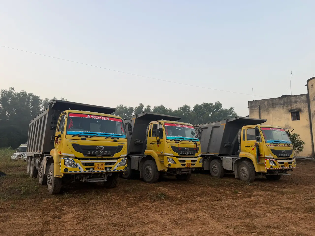 कलेक्टर रेना जमील के निर्देश पर माइनिंग टीम की सख्त कार्रवाई, 11 अवैध परिवहन वाहन जब्त