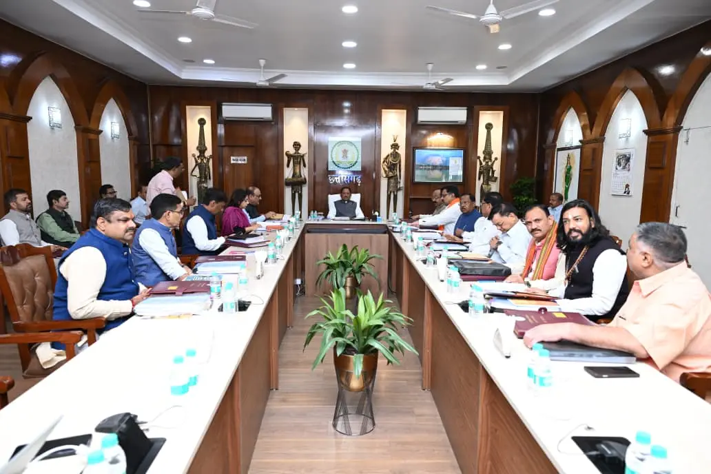किसानों, कर्मचारियों और युवाओं के लिए बड़े फैसले: छत्तीसगढ़ कैबिनेट ने धान खरीदी सहित 19 प्रस्तावों पर लगाई मुहर