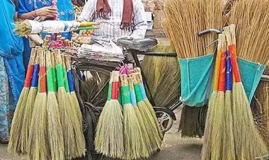 ज्योतिष शास्त्र के साथ वास्तु शास्त्र में भी झाड़ू से जुड़े कई नियम