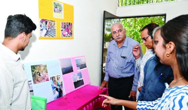 अग्रसेन महाविद्यालय पत्रकारिता विभाग फोटो प्रदर्शनी आयोजित