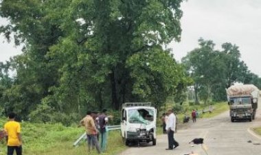 सडक़ हादसे में एक मौत, दो गंभीर