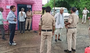 बर्रा में सरपंच पद के लिए वोटिंग शुरू:तीन उम्मीदवारों ने नामांकन भरे हैं, 1289 मतदाता करेंगे भाग्य का फैसला