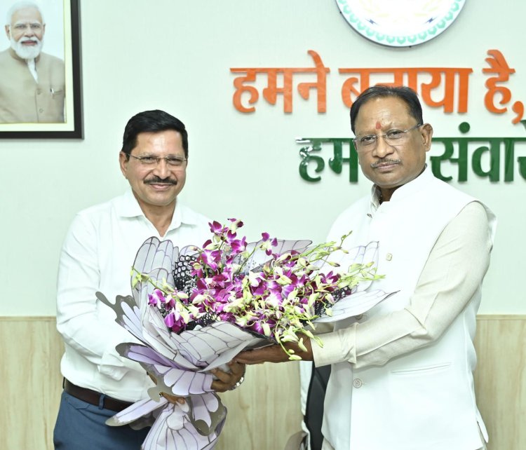 मुख्यमंत्री विष्णु देव साय से एसईसीएल के नवनियुक्त सीएमडी श्री हरीश दुहन ने की सौजन्य भेंट