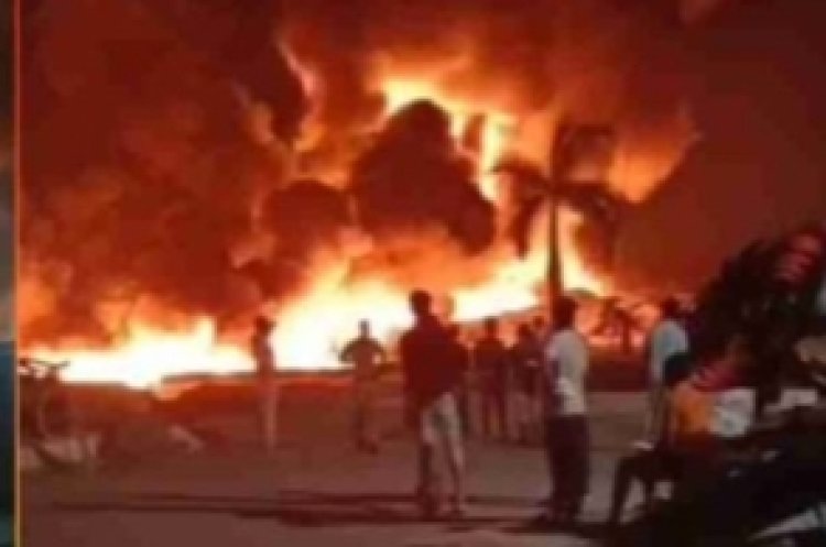 Breaking News : पाइप कंपनी में लगी भीषण आग...आसमान में उठा धुएं का गुबार...दमकल की टीम पहुंची...पढ़ें पूरी खबर