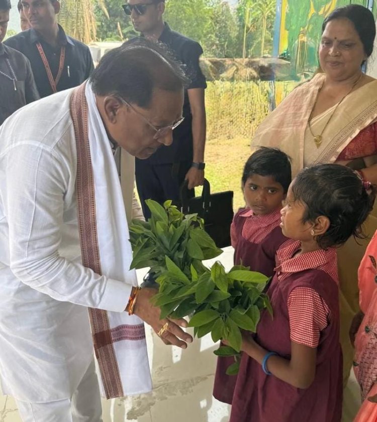 मुख्यमंत्री विष्णु देव साय पहुंचे दंतेवाड़ा जिले के ग्राम मुलेर : छत्तीसगढ़ के अंतिम छोर पर पहुंचा सुशासन तिहार