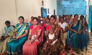 स्व सहायता समूह की महिलाओं को आजीविका आधारित गतिविधियों की दी गई जानकारी 