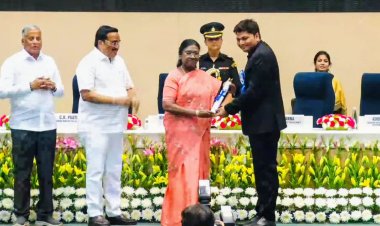 रायपुर : राष्ट्रपति श्रीमती द्रौपदी मुर्मु ने रायपुर जिले को किया सम्मानित,,,