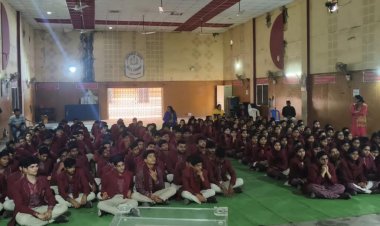 चिरमिरी पुलिस ने डीएवी पब्लिक स्कूल के बच्चों को किया साइबर अपराधों से जागरूक,