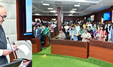 रायपुर : संविधान दिवस पर मंत्रालय में मुख्य सचिव ने मंत्रालयीन अधिकारियों को भारत के संविधान उद्देशिका का कराया सामूहिक वाचन