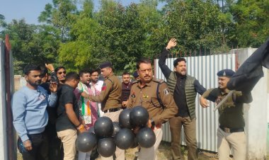 गरीब आदिवासी का मकान तोड़े जाने के विरोध में प्रदर्शन की तैयारी; युवा कांग्रेस कार्यकर्ताओं को पुलिस ने किया हाउस अरेस्ट