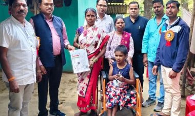 रायपुर : दिव्यांग बालिका का बनाया गया आधार कार्ड