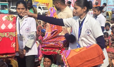 मां स्व. कुंवर बेन पटेल की जन्मशताब्दी पर के. बी. पटेल ग्रुप ऑफ कॉलेज के चेयरमैन चंद्रकांत पटेल ने एक हजार से ज्यादा जरूरतमंदों को किया कंबल का वितरण