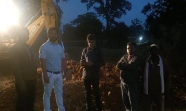 दूसरे दिन भी हुई ओडिशा सीमा से धान के अवैध परिवहन की रोकथाम के लिए जिला प्रशासन की बड़ी कार्रवाई     