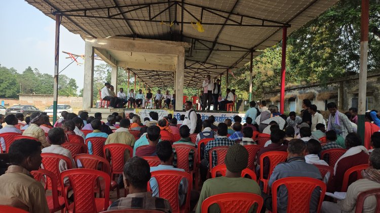 सीतापुर में सर्व आदिवासी समाज के बैनर तले किसानों का एक दिवसीय धरना,इन मांगो को लेकर लामबंद हुए किसान