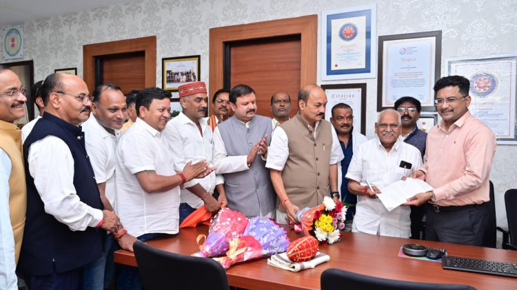 रायपुर : श्री डोमनलाल कोर्सेवाड़ा ने अनुसूचित जाति विकास प्राधिकरण के उपाध्यक्ष का पदभार ग्रहण किया