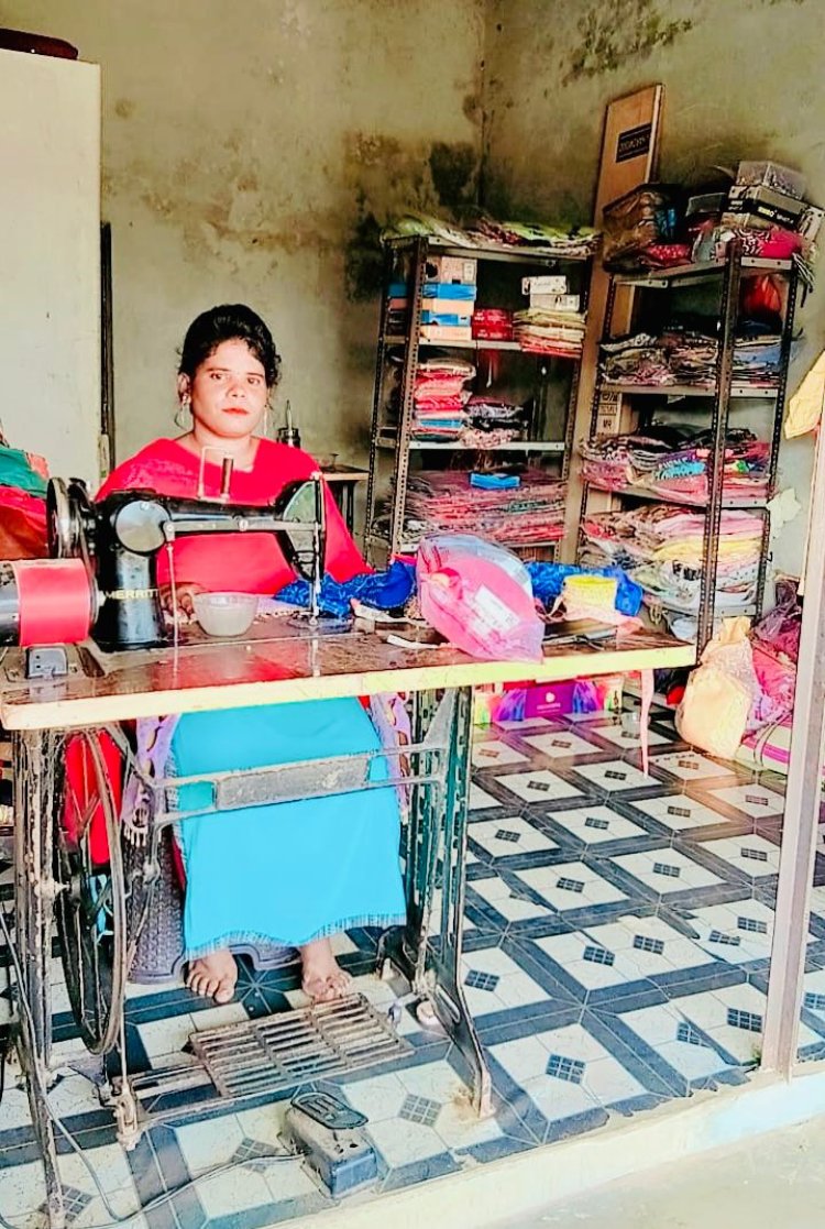 रायपुर : माओवाद प्रभावित क्षेत्र से निकलकर आत्मनिर्भरता की मिसाल बनीं श्रीमती सरोज पोडियाम
