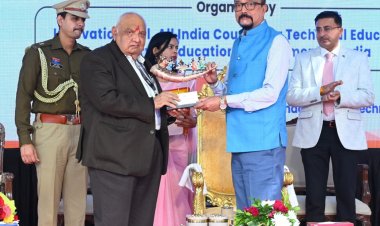 नवाचार केवल प्रयोगशालाओं और कक्षाओं तक सीमित नहीं रहना चाहिए, इसे समाज से जोड़ना होगा - श्री डेका  