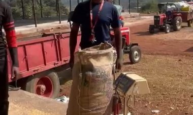 किसान दिनेश ने आसानी से बेचा अपना धान,खरीदी केन्द्र में अच्छी व्यस्था देखकर खुशी जाहिर की मुख्यमंत्री को दिया धन्यवाद 