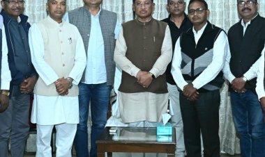 मुख्यमंत्री विष्णुदेव साय से हल्बा-हल्बी समाज के प्रतिनिधिमण्डल ने की सौजन्य मुलाकात,