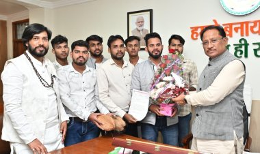 रायपुर : मुख्यमंत्री विष्णु देव साय से पोस्ट मैट्रिक अनुसूचित जाति छात्रावास के प्रतिनिधि मंडल ने की सौजन्य भेंट,,,   