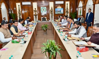 छत्तीसगढ़ मंत्रिपरिषद की बैठक में आत्मसमर्पित नक्सलियों के प्रकरण वापसी, 14 अधिनियमों में संशोधन और विनियोग विधेयक सहित कई महत्वपूर्ण निर्णय