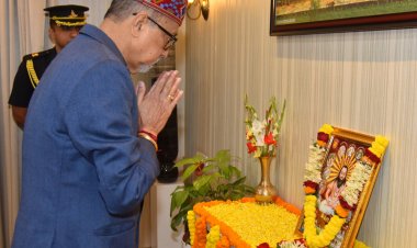 राज्यपाल श्री डेका ने संत बाबा गुरु घासीदास जयंती पर पुष्पांजलि अर्पित की