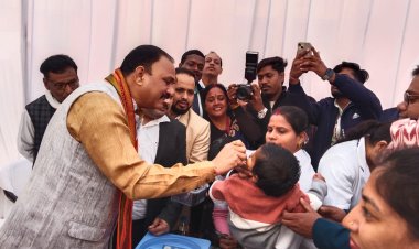 स्वास्थ मंत्री श्याम बिहारी ने बच्चों को दवा पिलाकर की चिरमिरी जिला अस्पताल में पल्स पोलियो अभियान की शुरुआत...