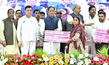 विशेष लेख : सुशासन, संवेदना और सुरक्षा : श्रमिक हित में छत्तीसगढ़ सरकार के दो वर्ष  