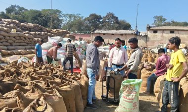 रायपुर : धान खरीदी का महाअभियान    