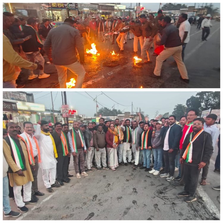नेशनल हेराल्ड मामले में मोदी सरकार के तानाशाही रवैये पर जिला कांग्रेस कमेटी ने अग्रसेन चौक पर किया पुतला दहन..