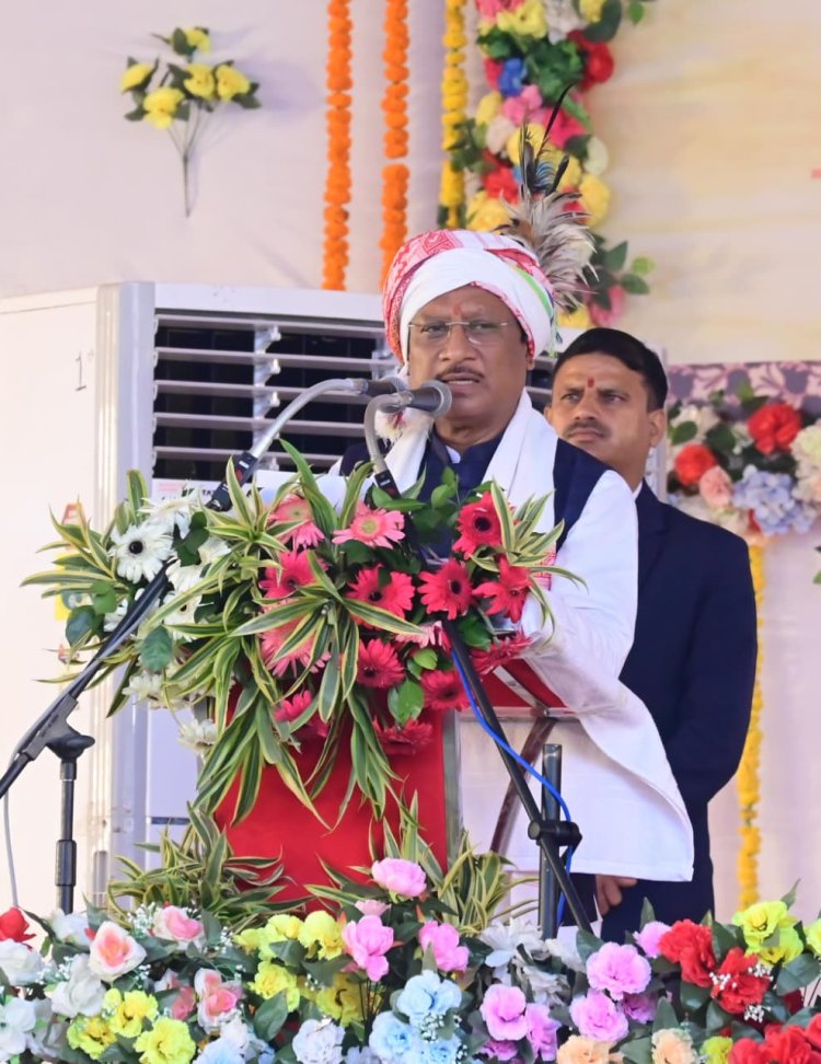 रायपुर : आदिवासियों के हितों की रक्षा और उनके सर्वांगीण विकास के लिए सरकार कृतसंकल्पित: मुख्यमंत्री साय,   