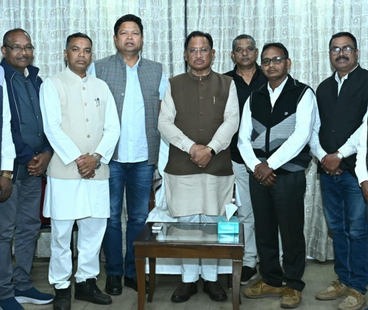 मुख्यमंत्री विष्णुदेव साय से हल्बा-हल्बी समाज के प्रतिनिधिमण्डल ने की सौजन्य मुलाकात,