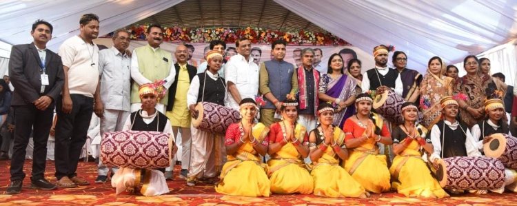 जीवन की सफलता केवल डिग्री लेने में नहीं, बल्कि संस्कृति एवं संस्कारों को अपनाकर जीवन जीने में-राजस्व मंत्री श्री टंक राम वर्मा      